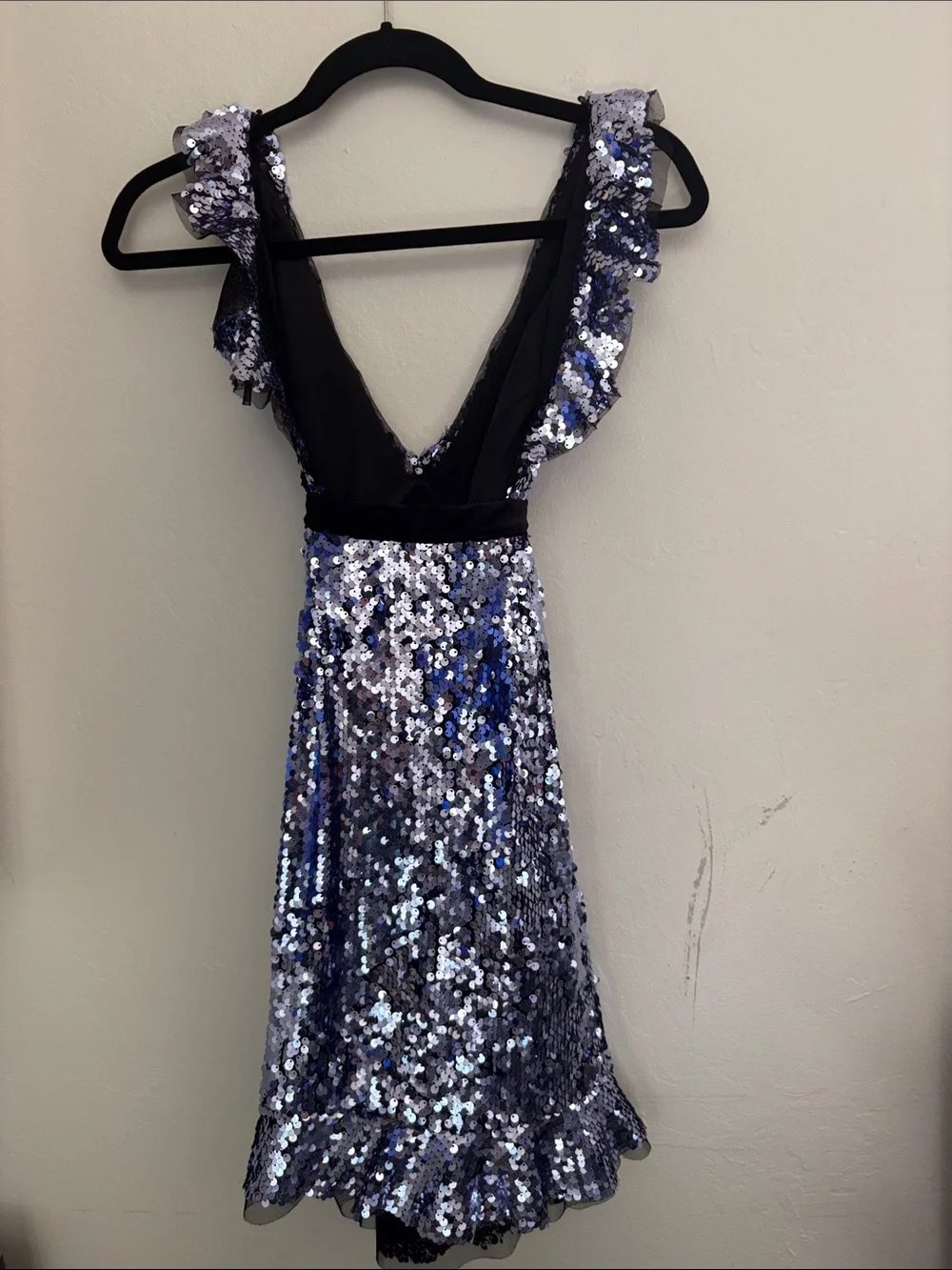 Free people mini dress with purple sequins, ruffles and waffles and velvet tie - Picture 2 of 5